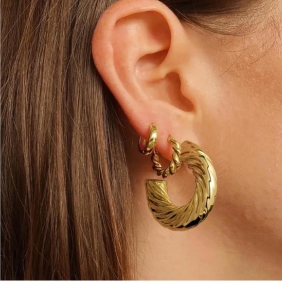 Gold 14k Gold Plated Textured Hoop Cuff Earrings - Picture 3 of 4